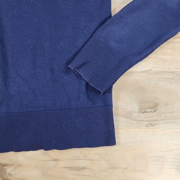 🐞Gap Blue Superfine Lightweight Vneck Sweater Medium - Picture 6 of 11